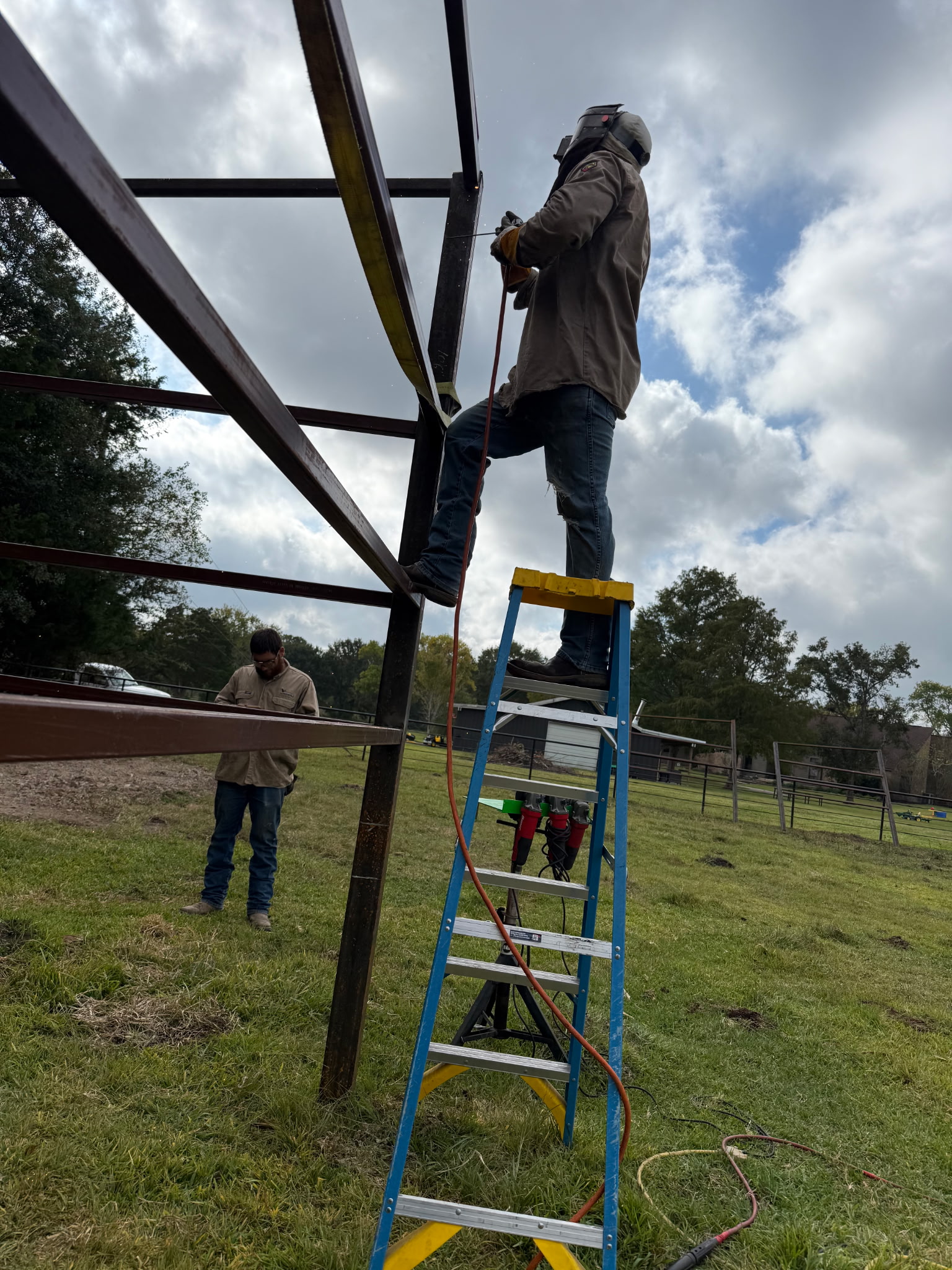 Field build for livestock shelter frame